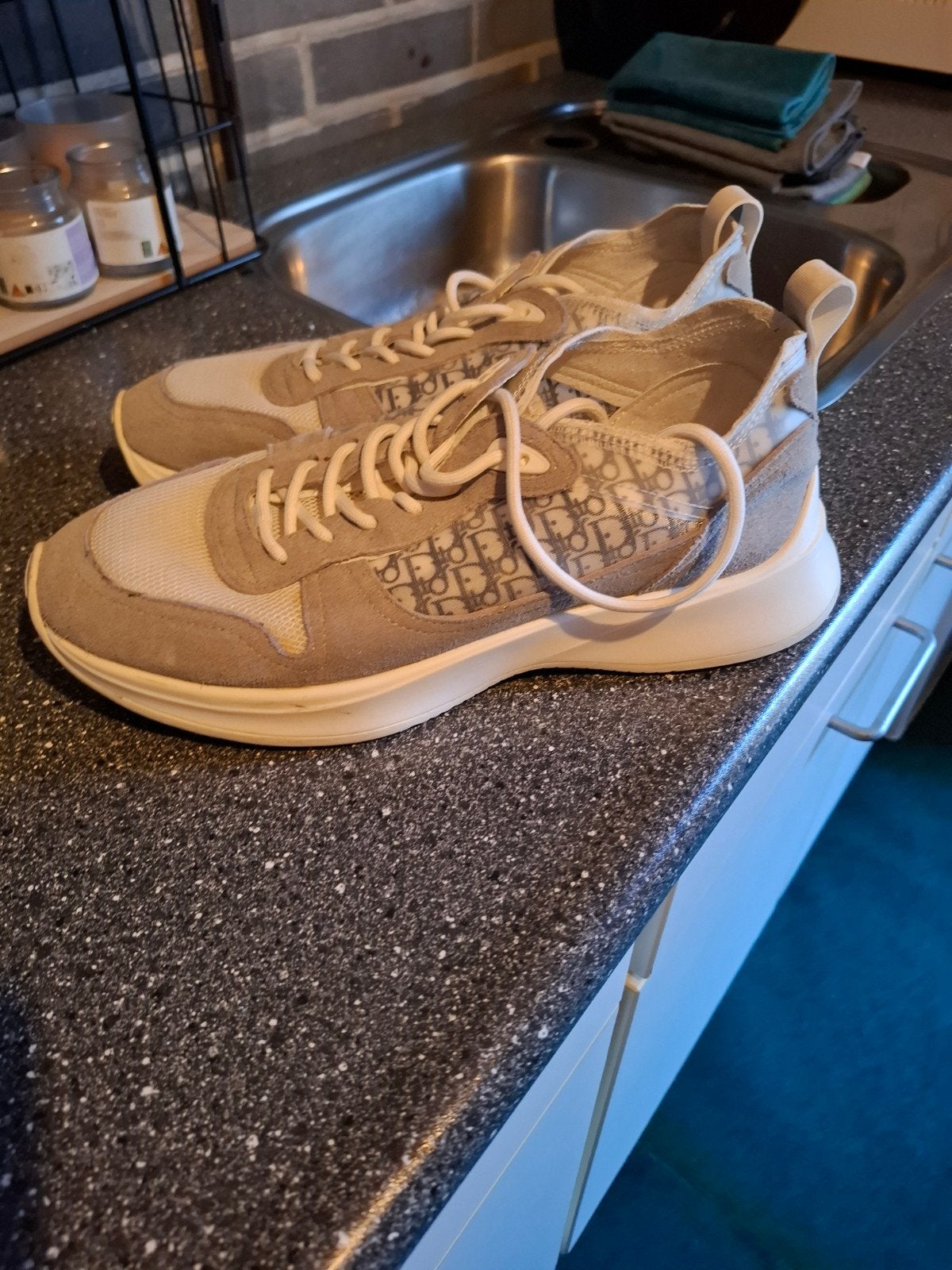 Dior x Kaws B23 Sneakers Maat 43, Ophalen, Zo goed als nieuw, Sneakers of Gympen