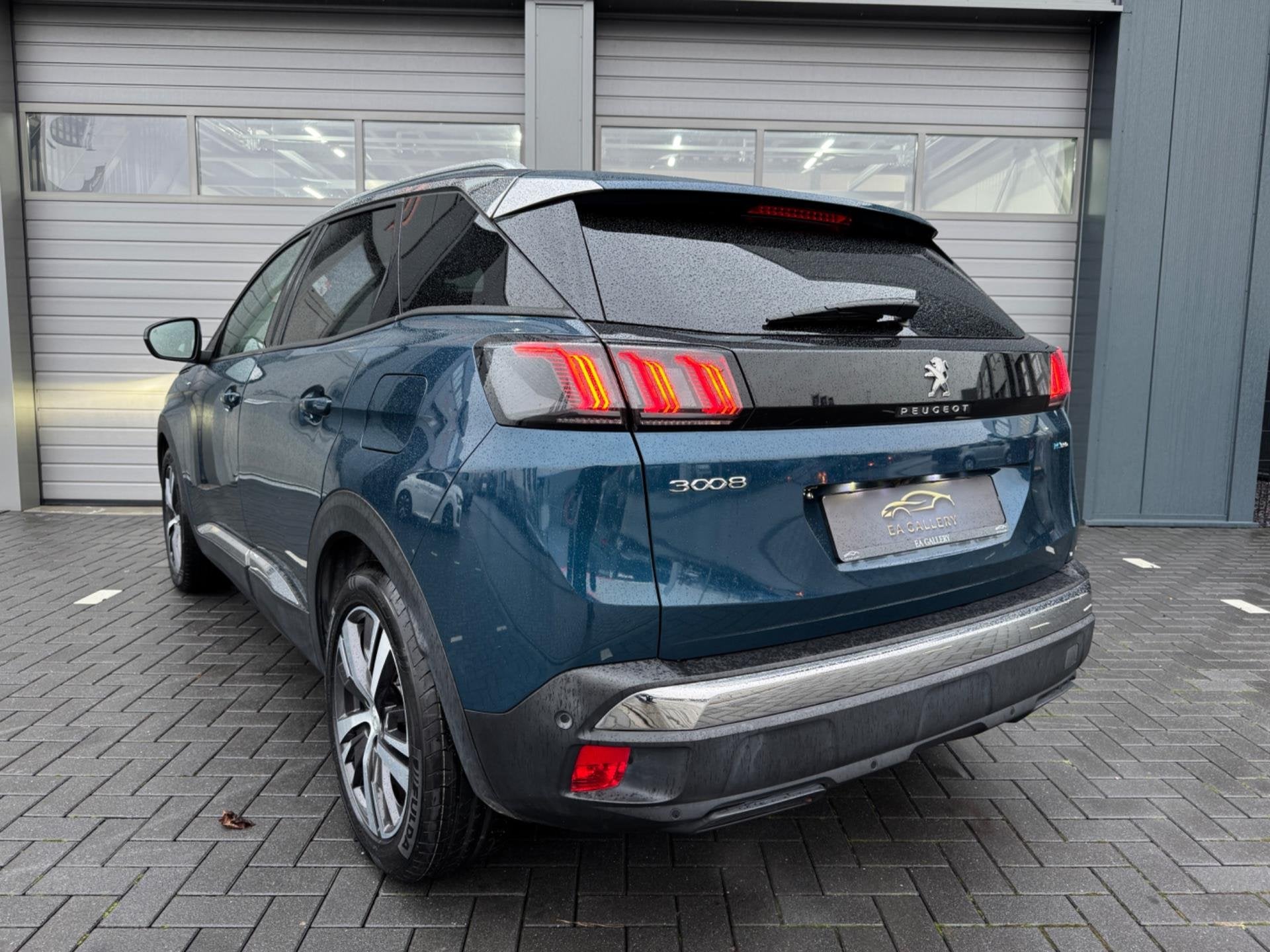 Peugeot 3008 1.6 HYbrid 225 360Camera Nav, Dealer onderhouden, Verwarmde buitenspiegels, 4 cilinders, 181 pk