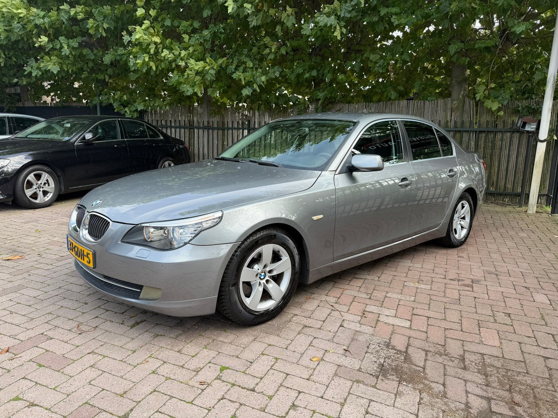 BMW 5-serie 523i E60 LCI|Aut|Navi|Leder|PDC|Dealer Oh|APK-06, Auto's, Dealer onderhouden, Achterwielaandrijving, Gebruikt, Zwart
