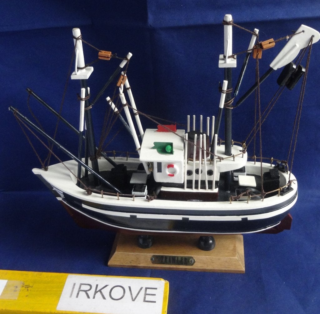 TRAWLER OP SCHAAL * NIEUWSTAAT * Compleet *, Verzenden, Zo goed als nieuw, Motorboot, Schaalmodel