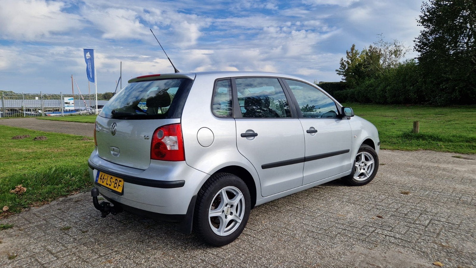 Foto 5 van Volkswagen Polo 1.4 airco, nieuwe APK, lage km stand.