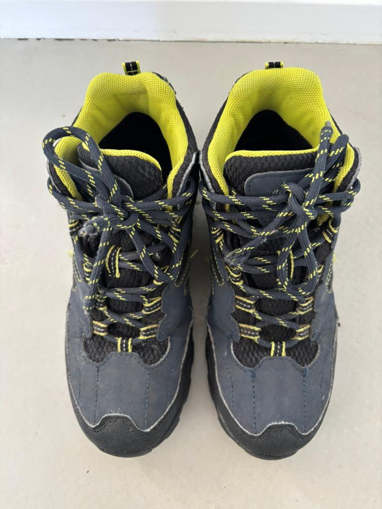 Bergschoenen maat 35 - Regatta, Sport en Fitness, Bergsport en Wandelen, Ophalen, Zo goed als nieuw, Schoenen