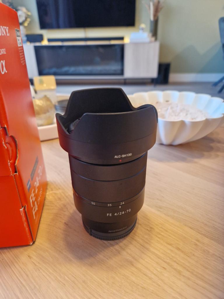 Sony Zeiss Vario-Tessar T* FE 24-70mm F4 ZA OSS Lens, Ophalen, Zo goed als nieuw, Standaardlens, Zoom