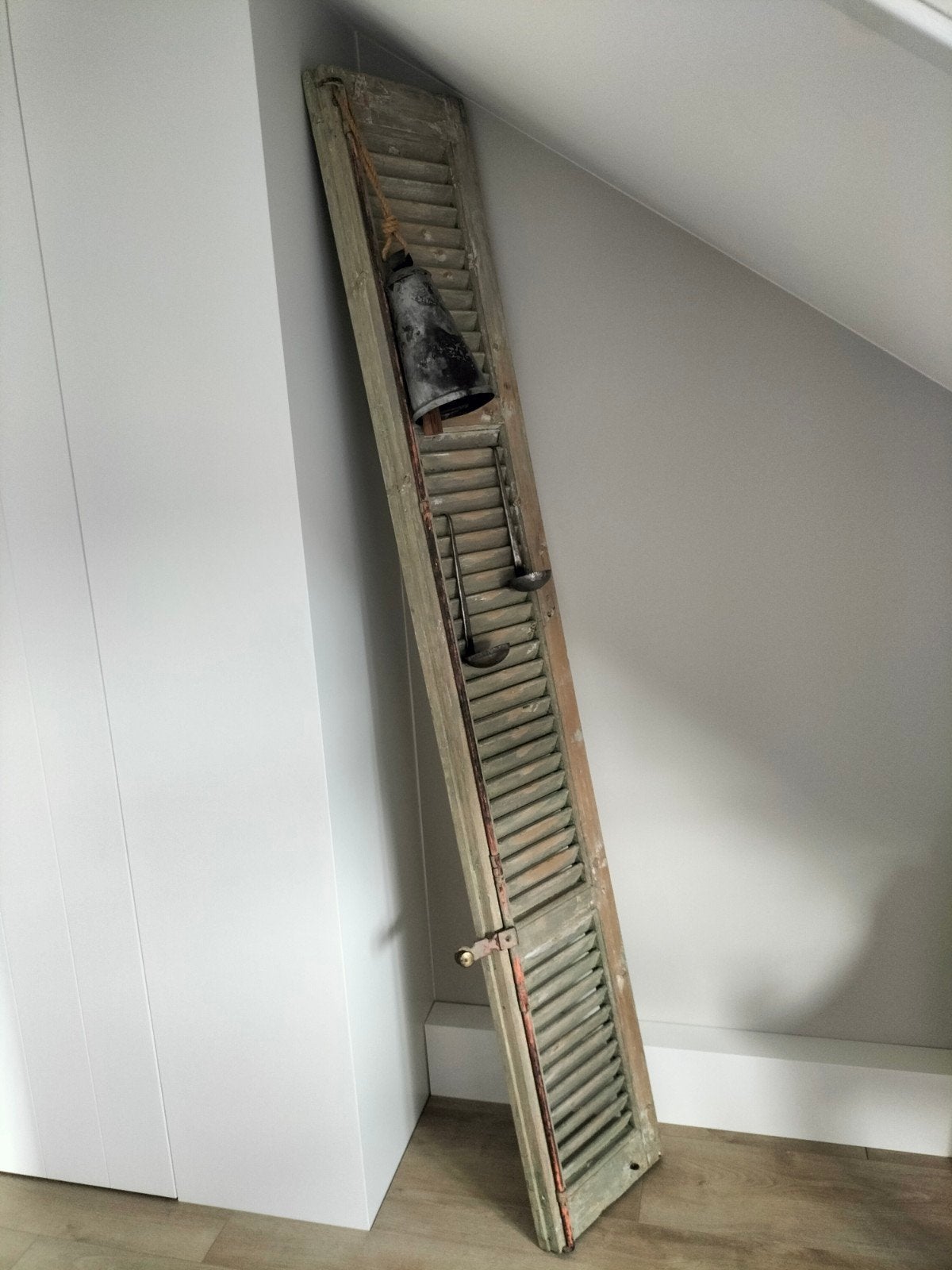 Decoratieve luik met bel en lepels, Ophalen of Verzenden