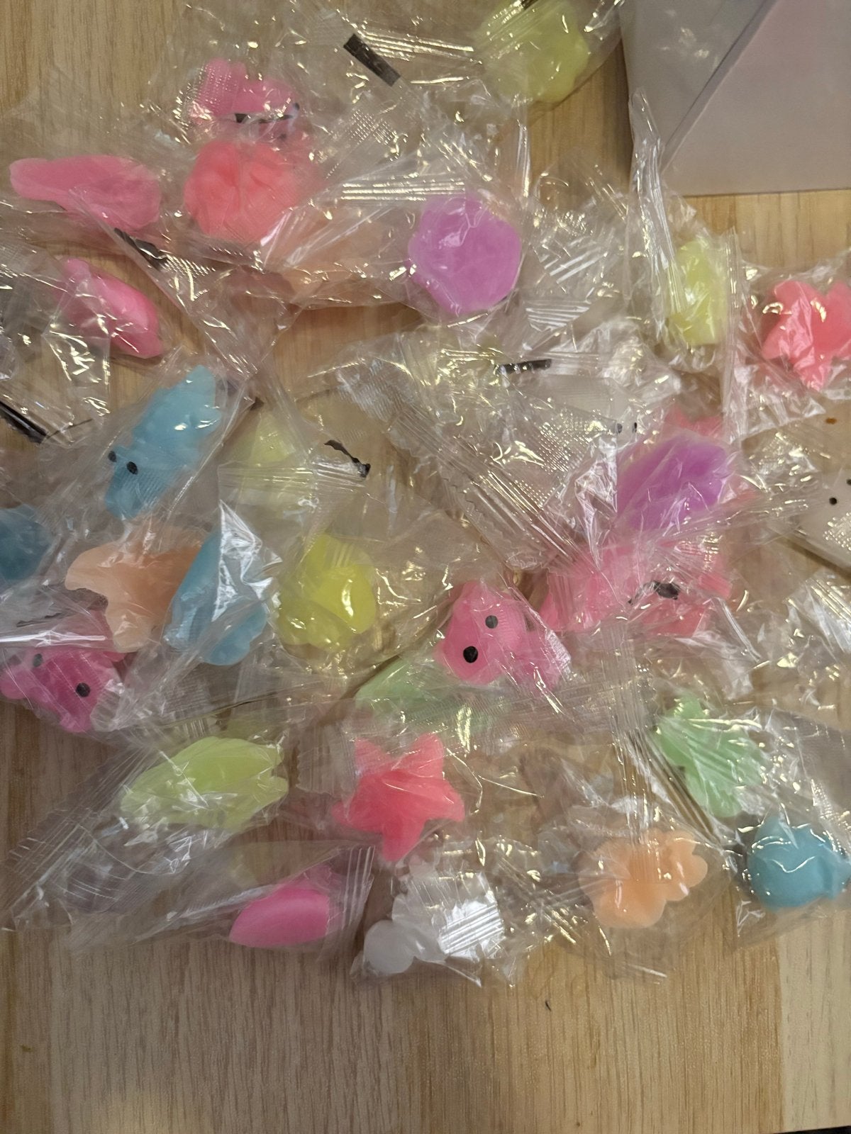 Mini Squishy Mochi Speeltjes - Diverse Vormen en Kleuren, Ophalen of Verzenden, Nieuw, Jongen of Meisje
