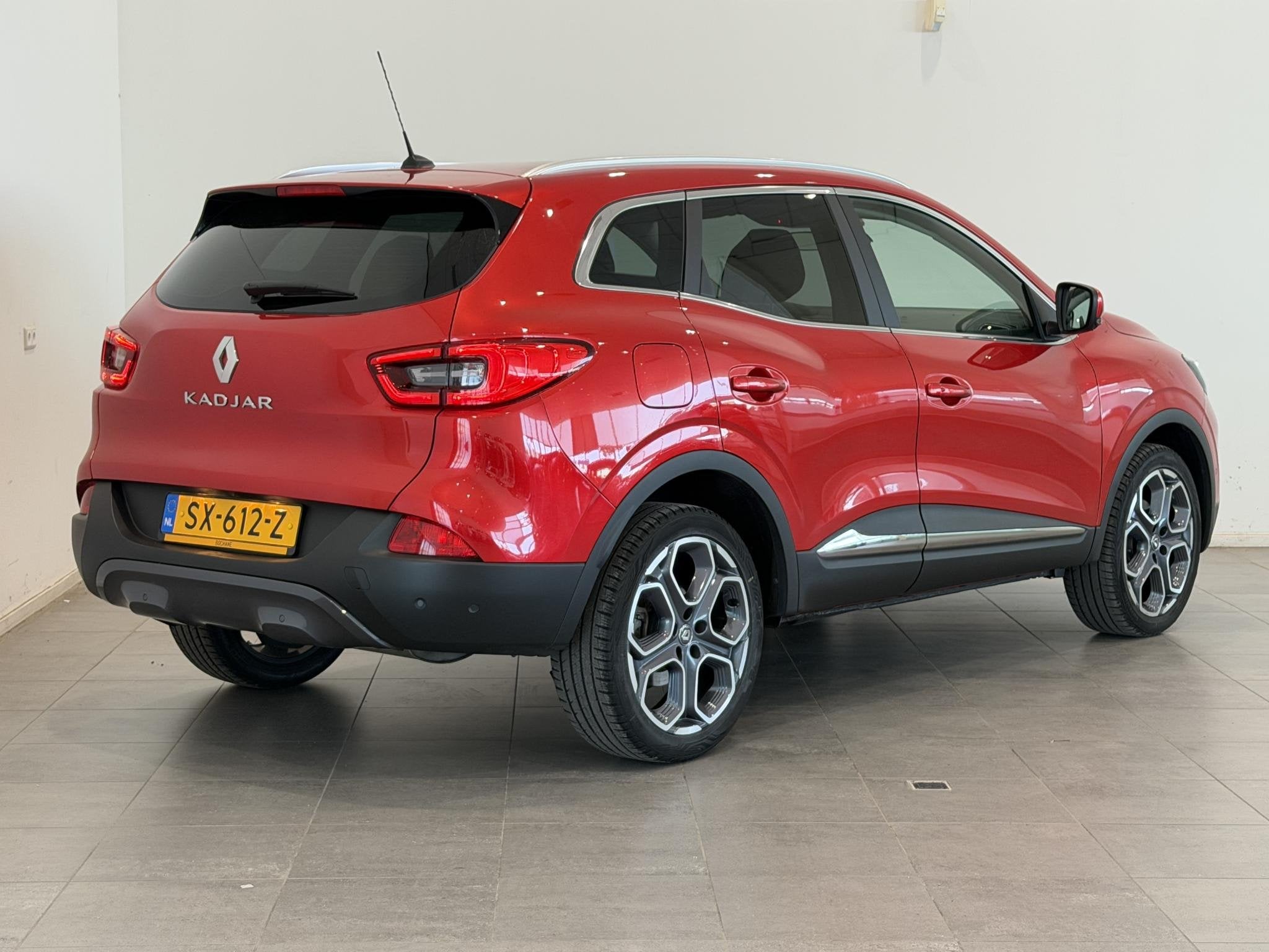Renault Kadjar 1.2 TCe Intens | Easy Life Pack | Pack Techno, Kadjar, 4 cilinders, Met garantie (alle), Parkeersensor