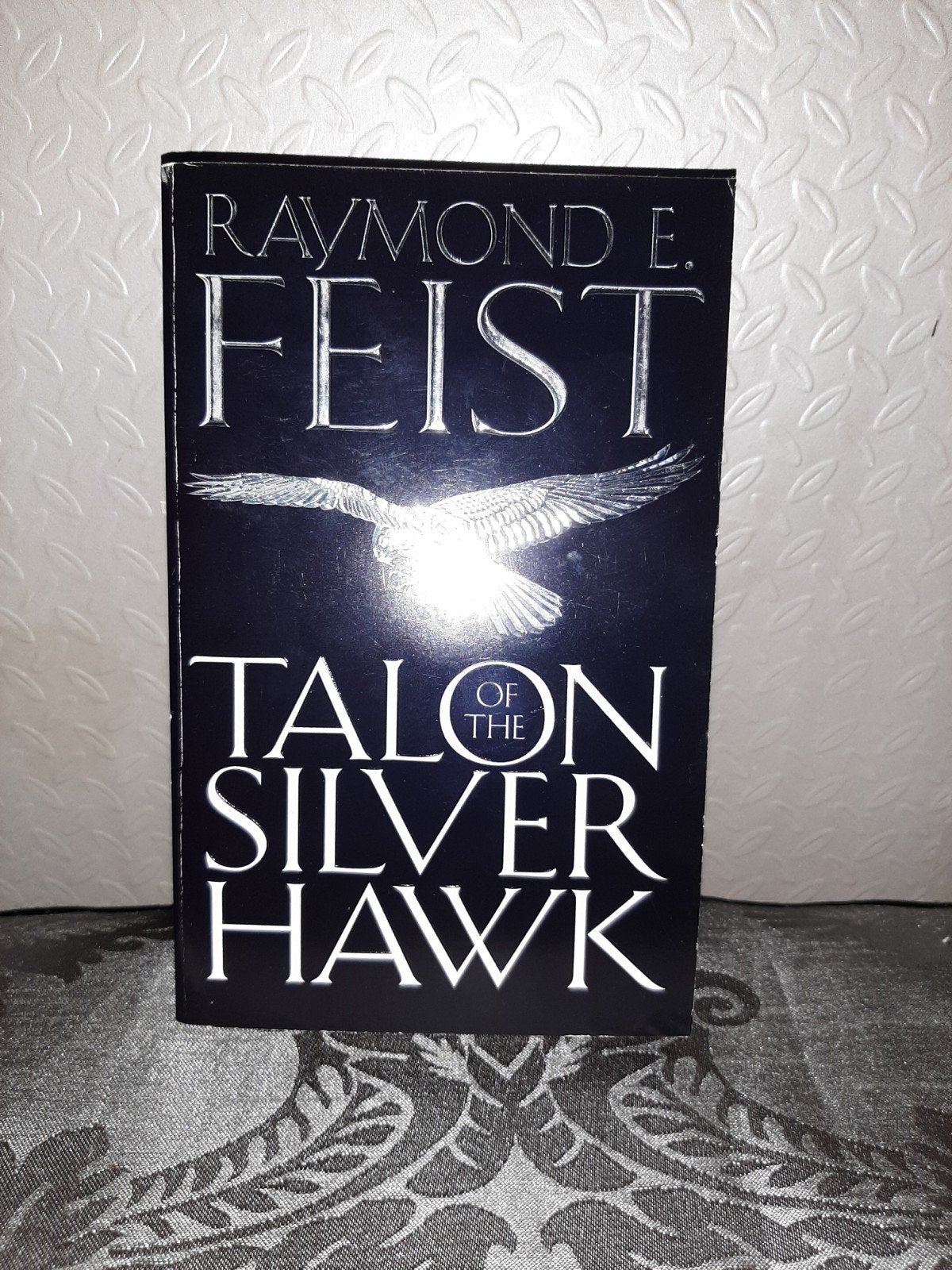Talon of the Silver Hawk - Raymond E. Feist (Fantasy), Ophalen of Verzenden, Gelezen