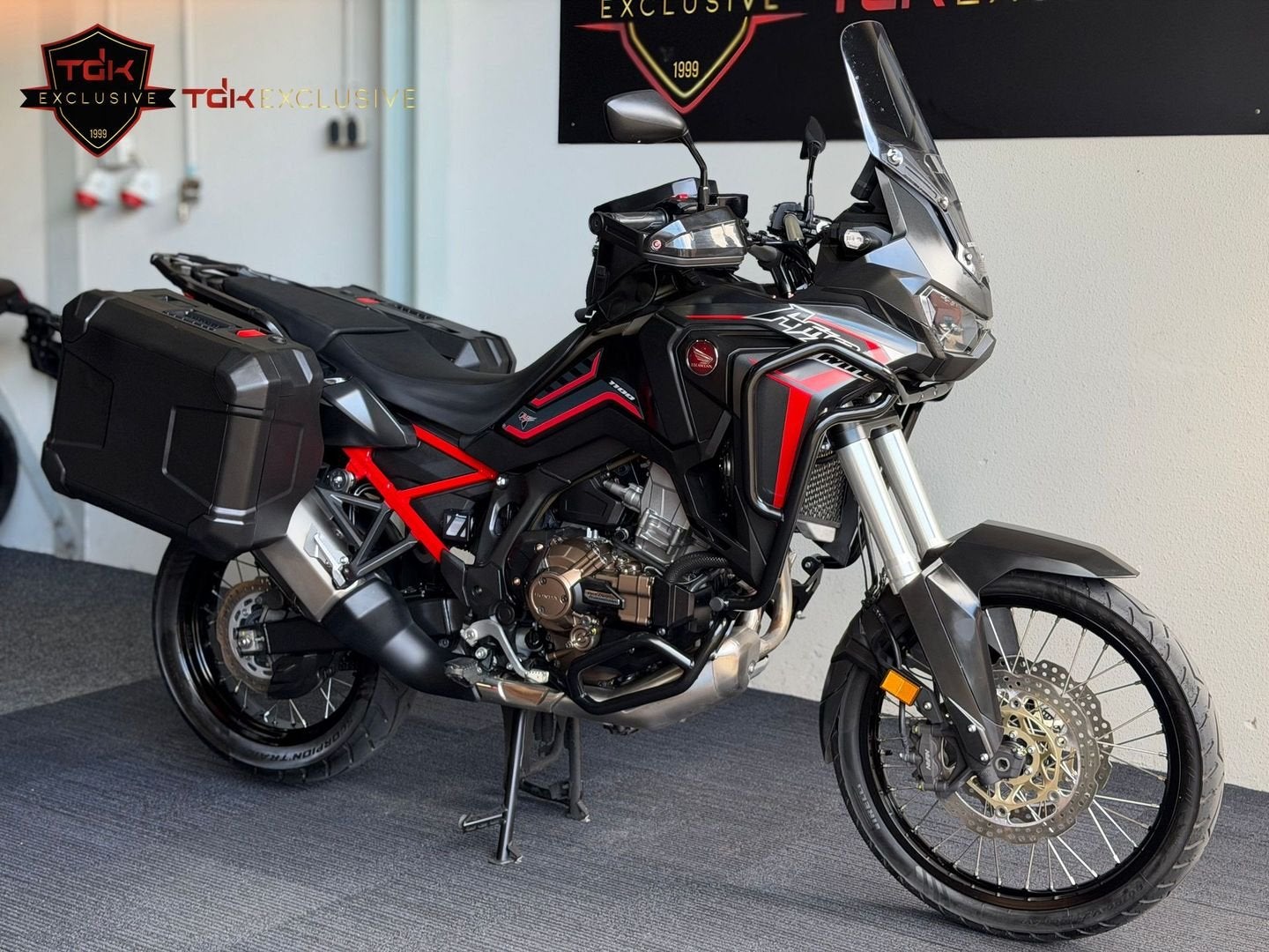 HONDA CRF 1100 L AFRICA TWIN DCT BOMVOL TOPSTAAT! 1000, Motoren, 2 cilinders, Motorrijbewijs A, Bedrijf, Meer dan 35 kW