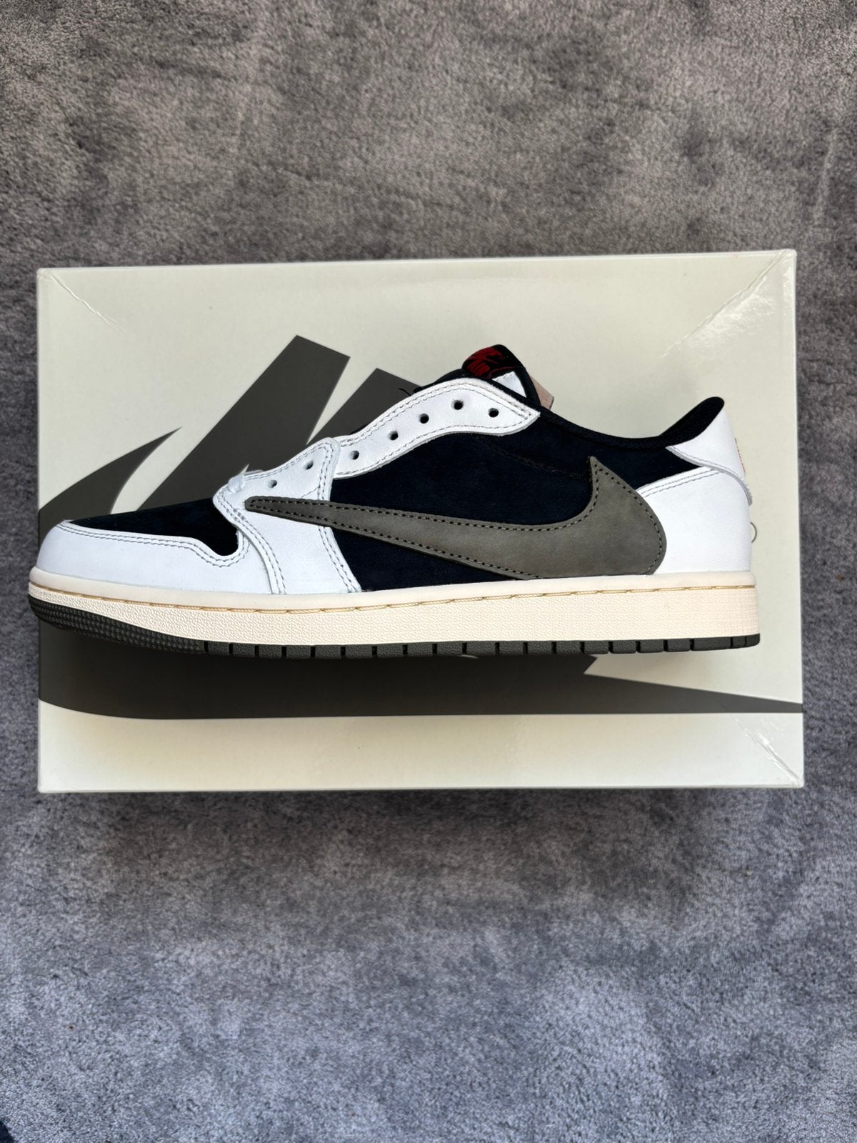 Nike Jordan 1 Low Travis Scott Olive, maat 42.5, Ophalen of Verzenden, Nieuw, Overige kleuren