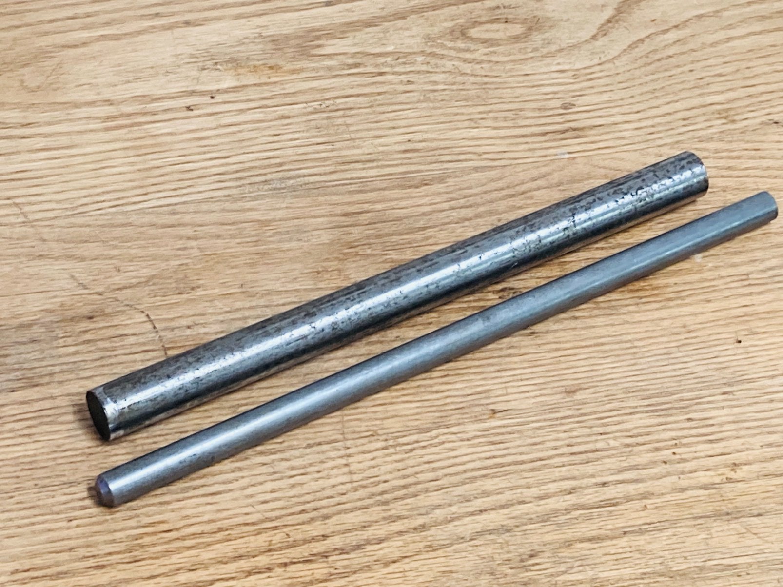 C45 staal 16 en 25 mm diameter draaibank freesbank, Doe-het-zelf en Verbouw, Ophalen of Verzenden, Zo goed als nieuw, IJzer