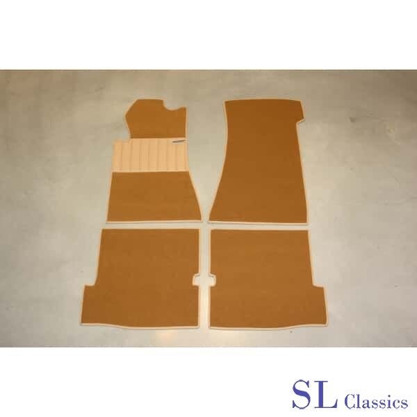 Tapijt set 4-delig Dattel Mercedes-Benz SL, W107 - R107, Auto-onderdelen, -, Nieuw, Ophalen of Verzenden, -