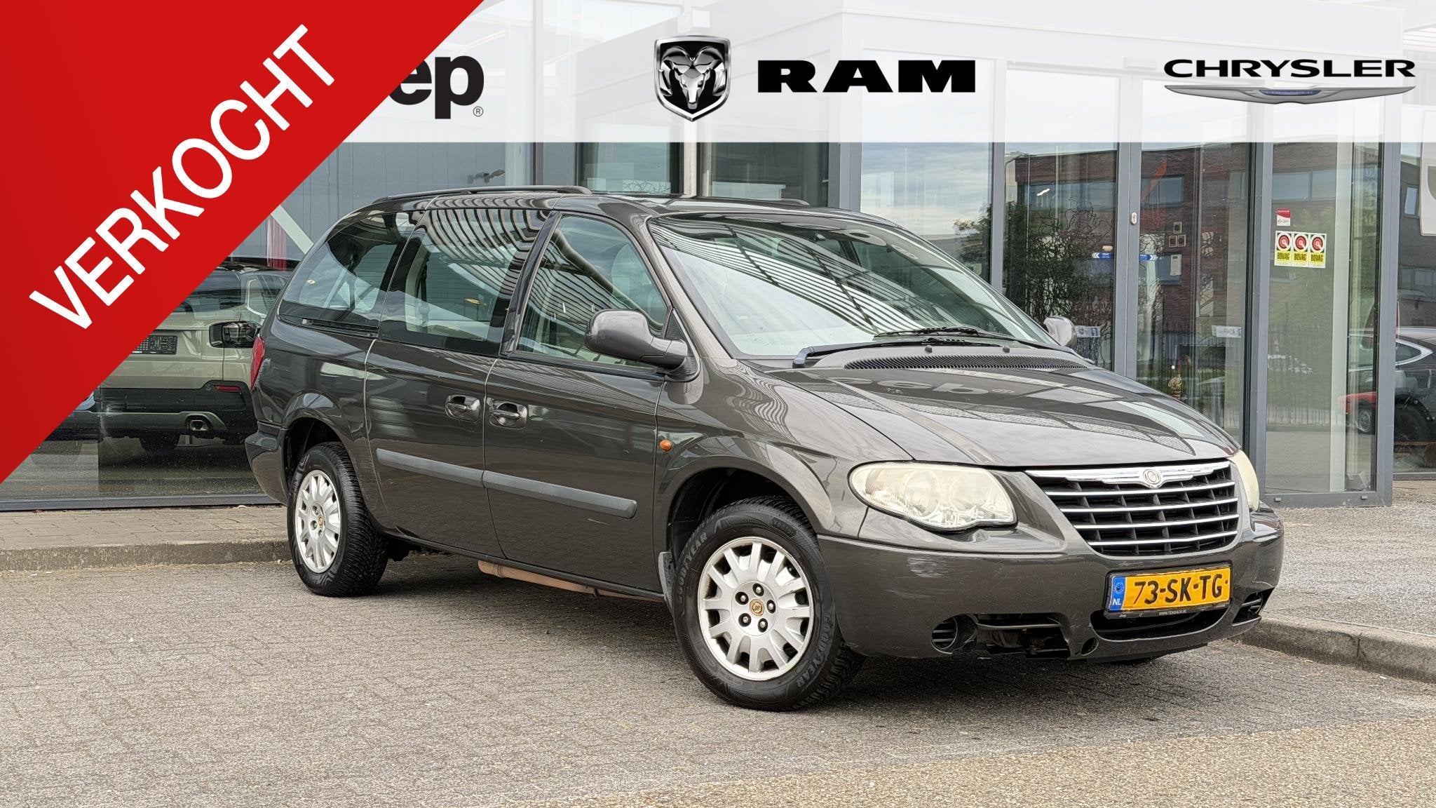 Chrysler Grand Voyager 3.3i V6 SE Luxe Stow and go, Auto's, 3301 cc, Gebruikt, Parkeersensor, 7 stoelen