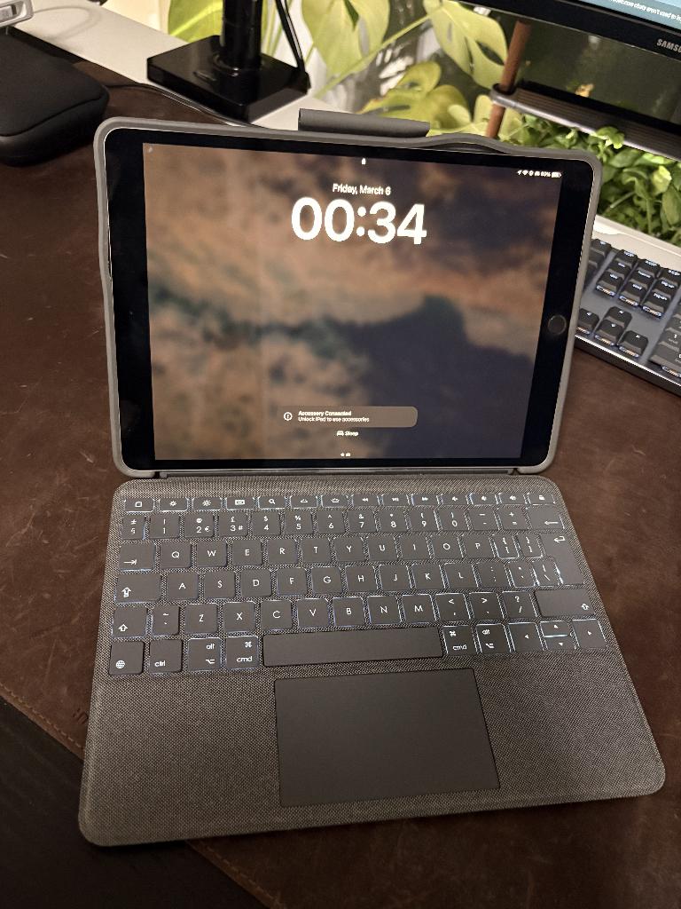 iPad Pro 10.5 met Apple Pencil en Logitech folio, Computers en Software, Apple iPads, 10 inch, Gebruikt, Apple iPad, Zwart