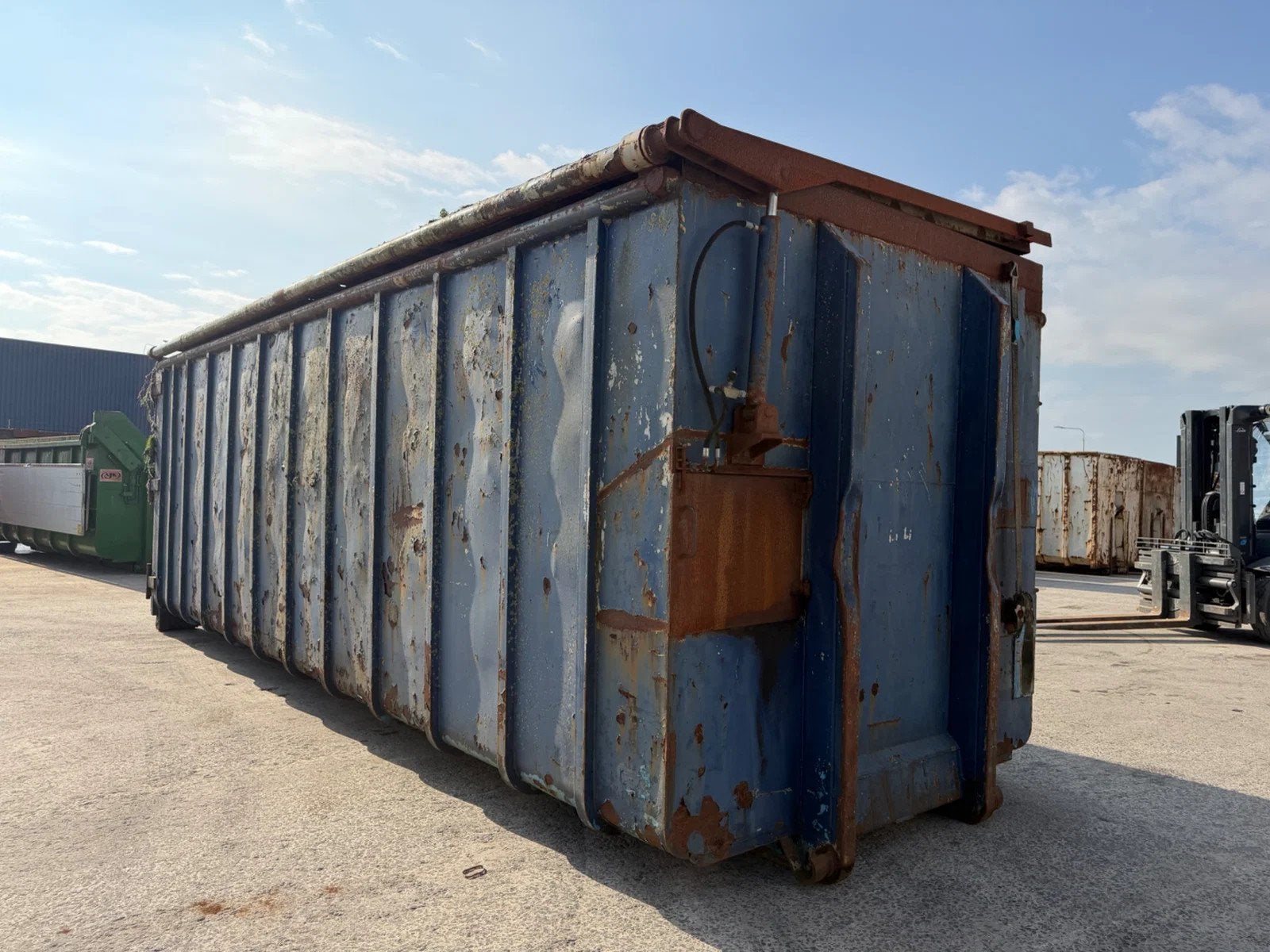 VERNOOY Hydraulische klep container 23m3 gebruikt