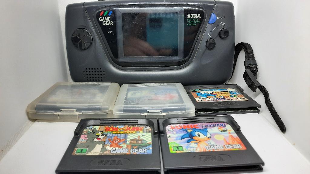 Sega Game Gear Console / Handheld met 5 Spelen Defect, Spelcomputers en Games, Spelcomputers | Sega, Niet werkend, Game Gear, Zonder controller