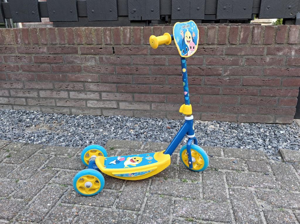 Baby Shark step, Ophalen, Gebruikt, Gewone step, Onbekend