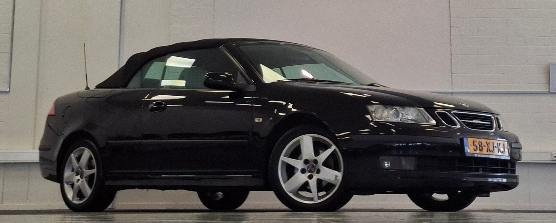 Saab 9-3 Cabrio 1.8t Vector A/T Leder Navi PDC 100% Onderhou, Auto's, Gebruikt, Beige, 4 cilinders, 4 stoelen