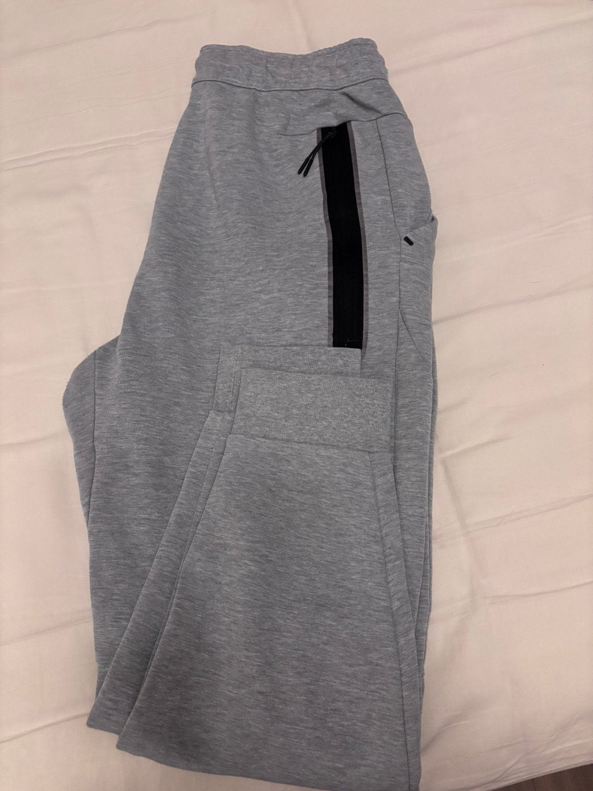 Nike Tech Joggingbroek Maat M Grijs, Ophalen of Verzenden, Gebruikt, Jongen of Meisje, Broek