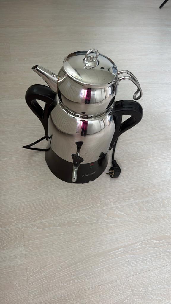 Mooie waterkoker / semaver, Witgoed en Apparatuur, Waterkokers, 1 tot 2 liter, Ophalen of Verzenden, Zo goed als nieuw