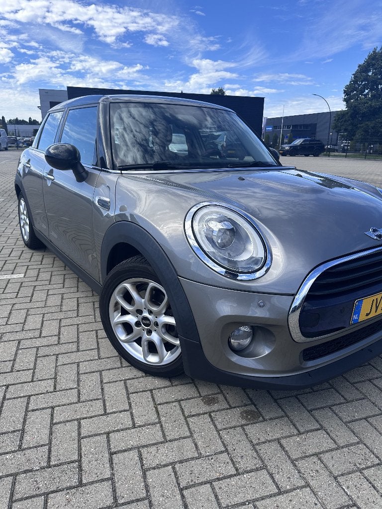 Mini 1.5 Cooper 136PK 2017 Grijs, Auto's, Handgeschakeld, Particulier, Cooper, Bluetooth
