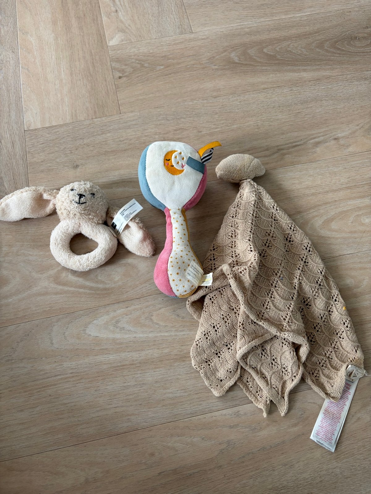 Baby speelgoed set: Knuffeldoekje, konijn rammelaar, vogel r, Ophalen of Verzenden, Gebruikt, Rammelaar, Met geluid