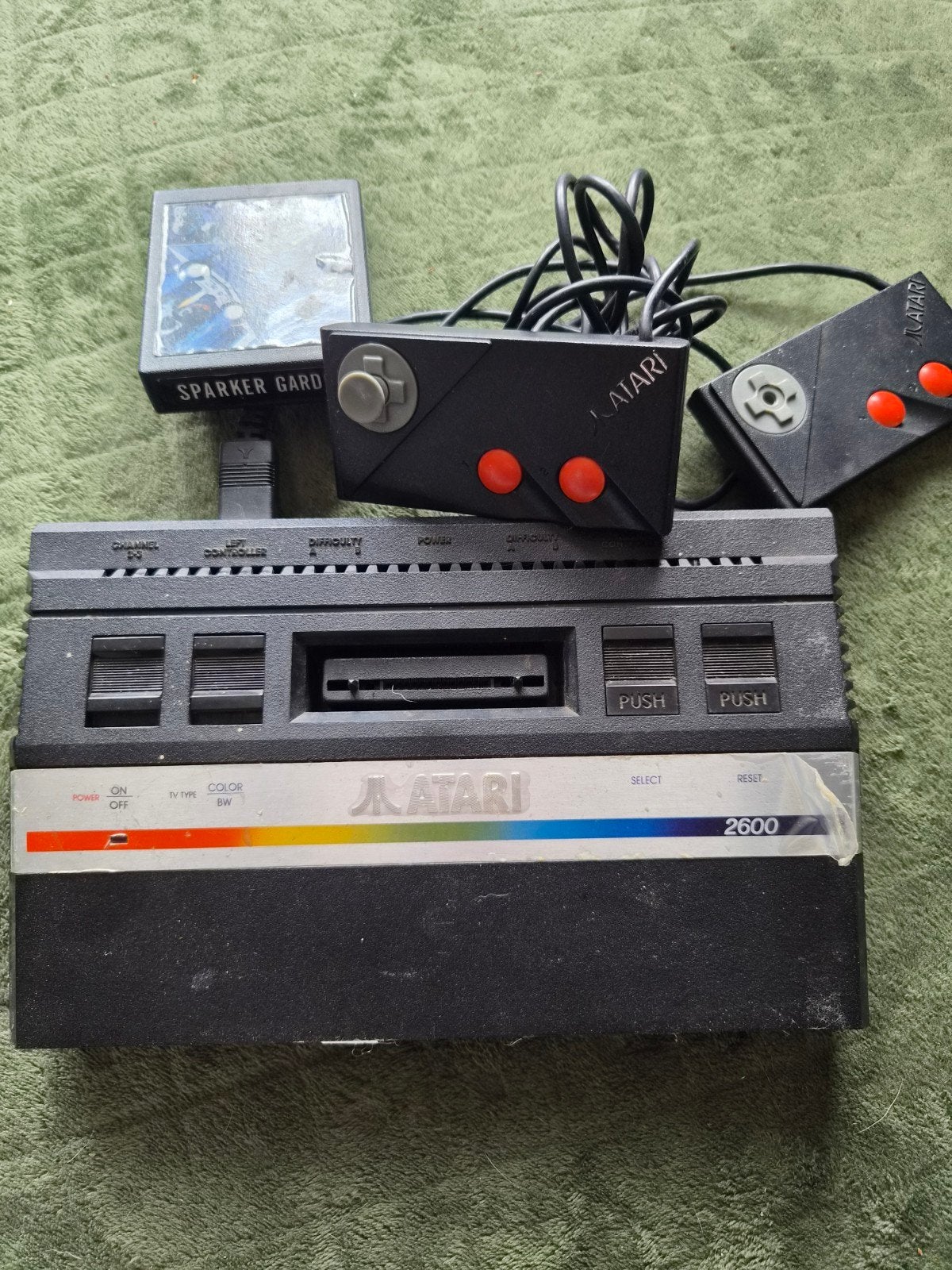 Atari 2600 met 2 controllers en game zonder power kabel, Spelcomputers en Games, Met 2 controllers, Ophalen of Verzenden, Atari 2600