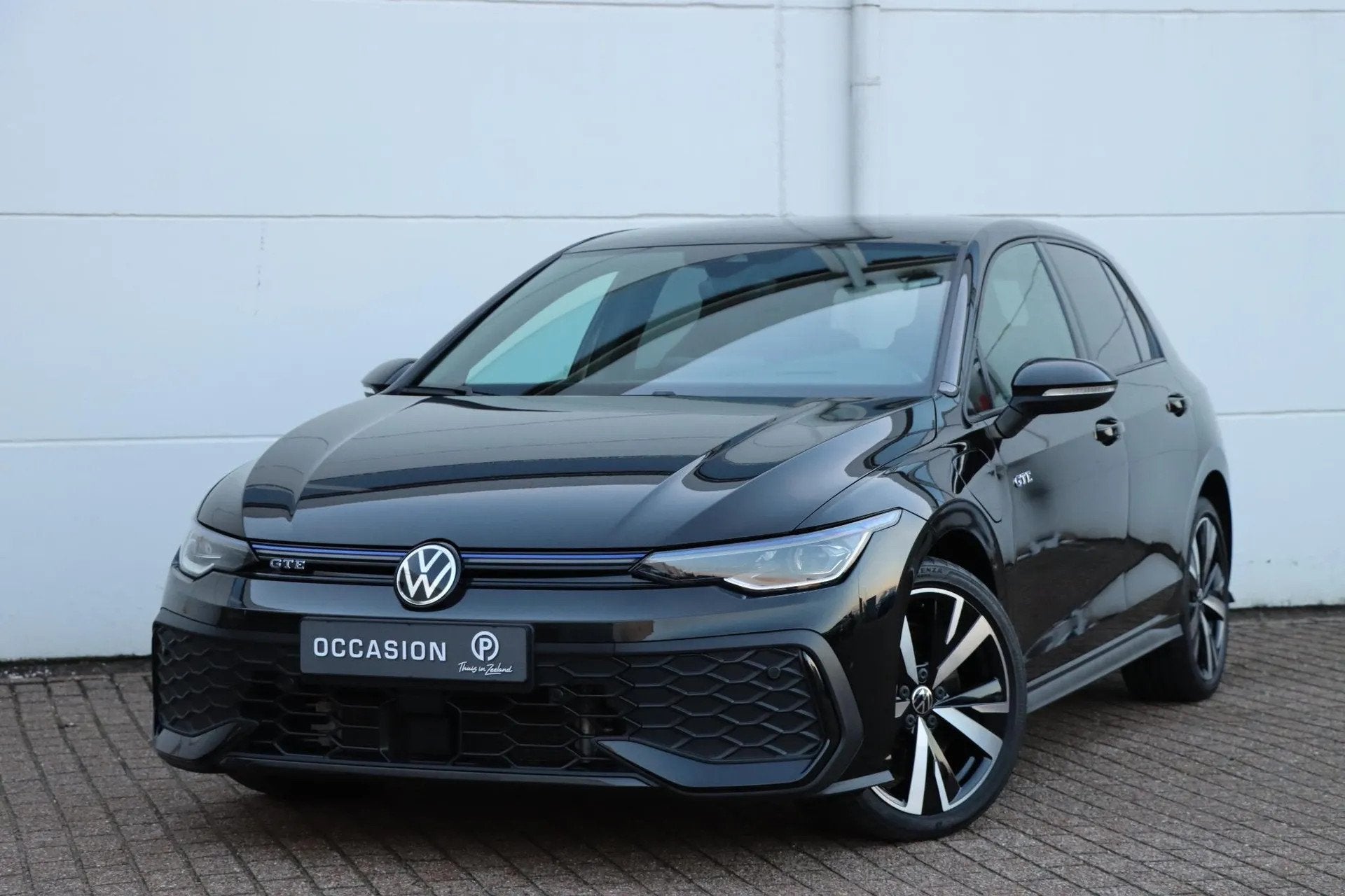 Volkswagen Golf 1.5 eHybrid GTE 272pk DSG6 (bj 2025), 4 cilinders, 250 km/l, Zwart, Plug-in hybride