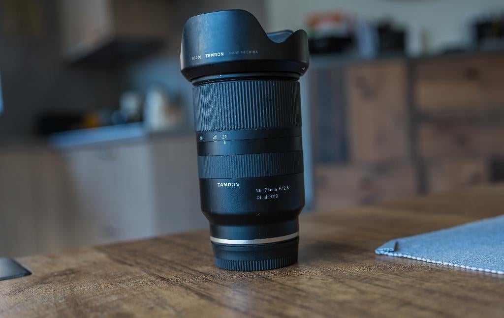 Tamron 28-75mm F2.8 Di III RXD, Ophalen, Zo goed als nieuw, Standaardlens, Zoom