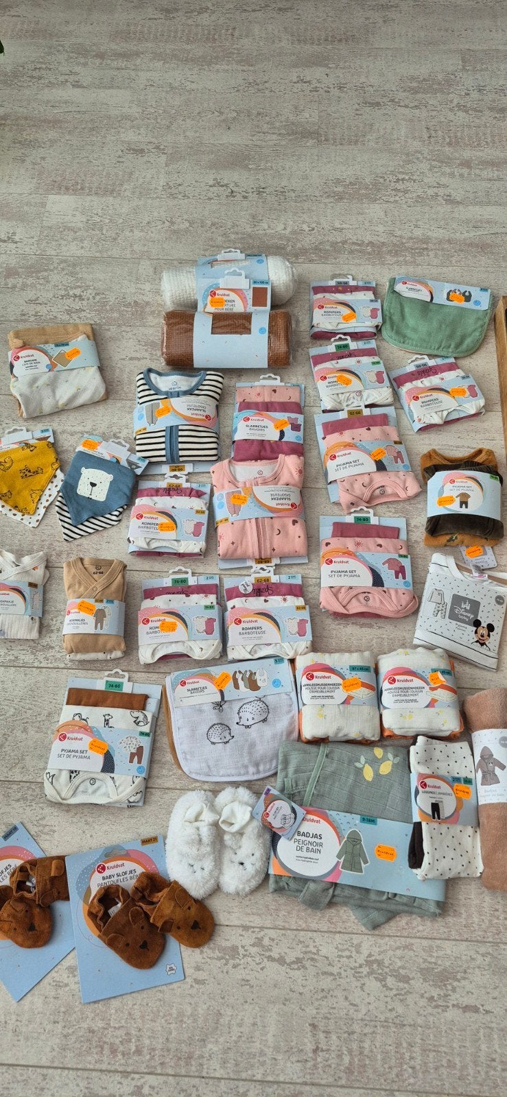 Partij pakket babykleding babyaccesoires, Ophalen of Verzenden, Nieuw, Overige maten