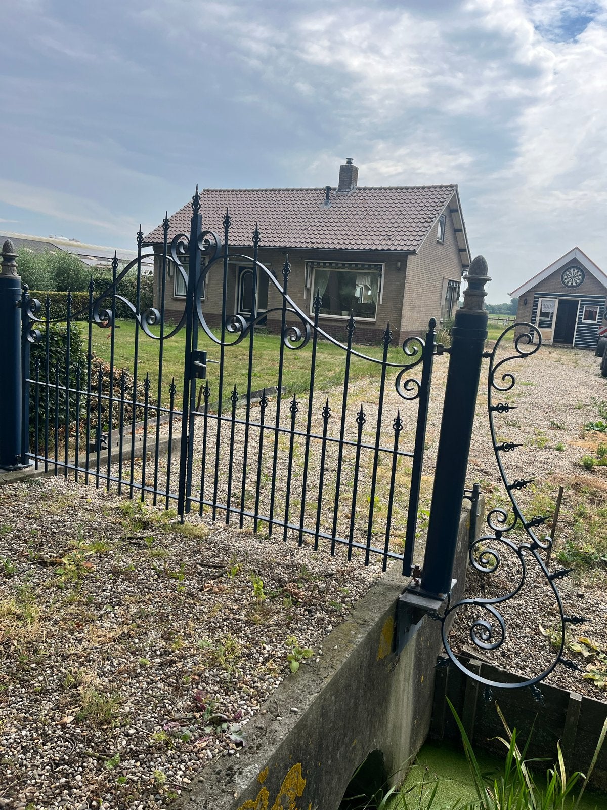 Sierlijk smeedijzeren poort, Tuin en Terras, Tuinpoorten, Ophalen of Verzenden, Zo goed als nieuw, IJzer, 200 cm of meer