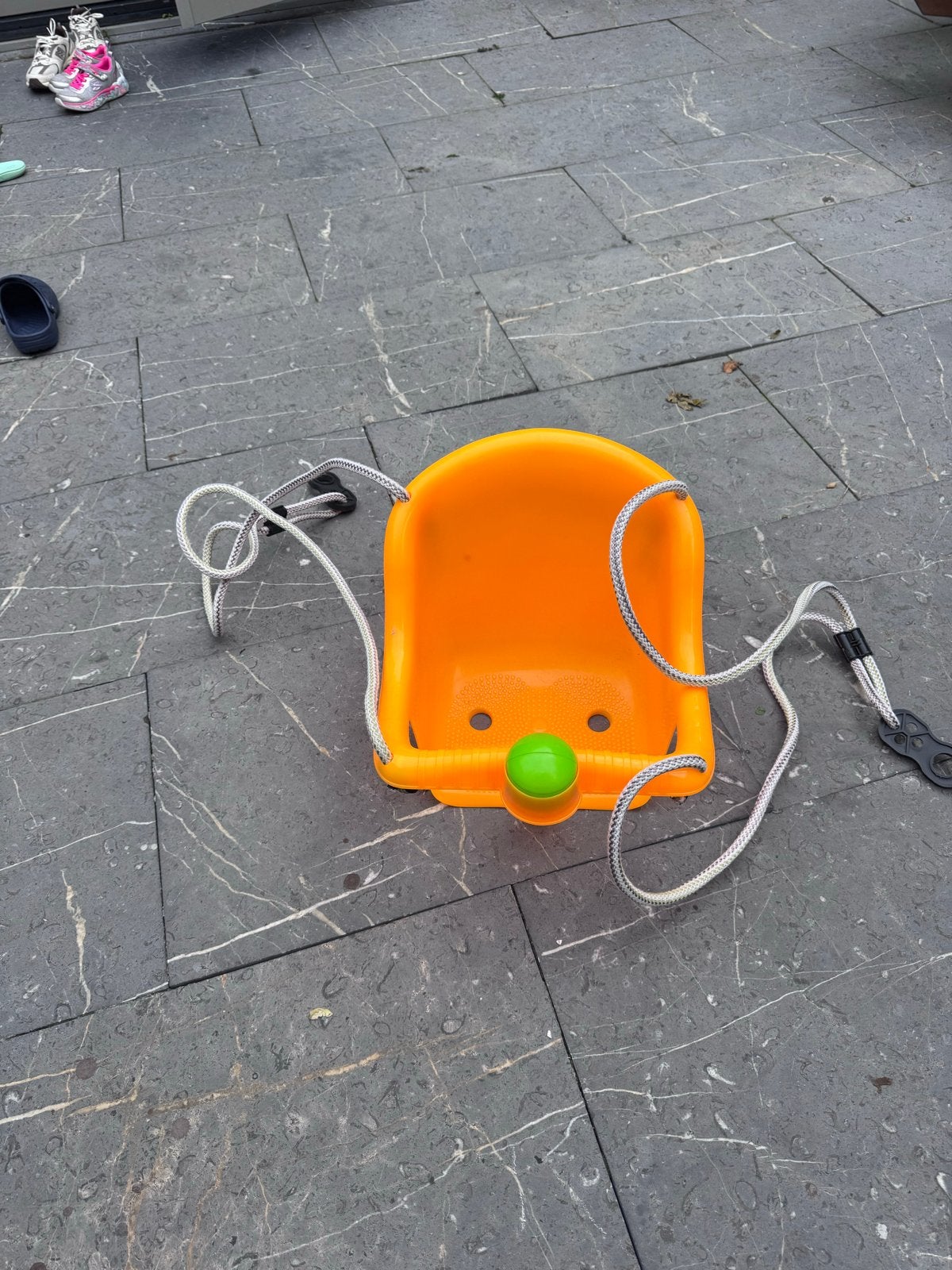 Oranje babyschommel voor uren speelplezier, Kinderen en Baby's, Ophalen of Verzenden, Gebruikt, Schommel