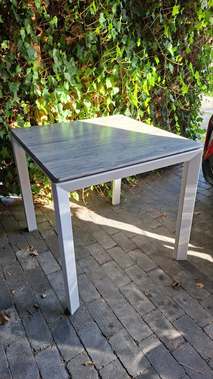 2x tuintafel wit/grijs  80c80x80cm, Ophalen, Gebruikt, Vierkant, Aluminium