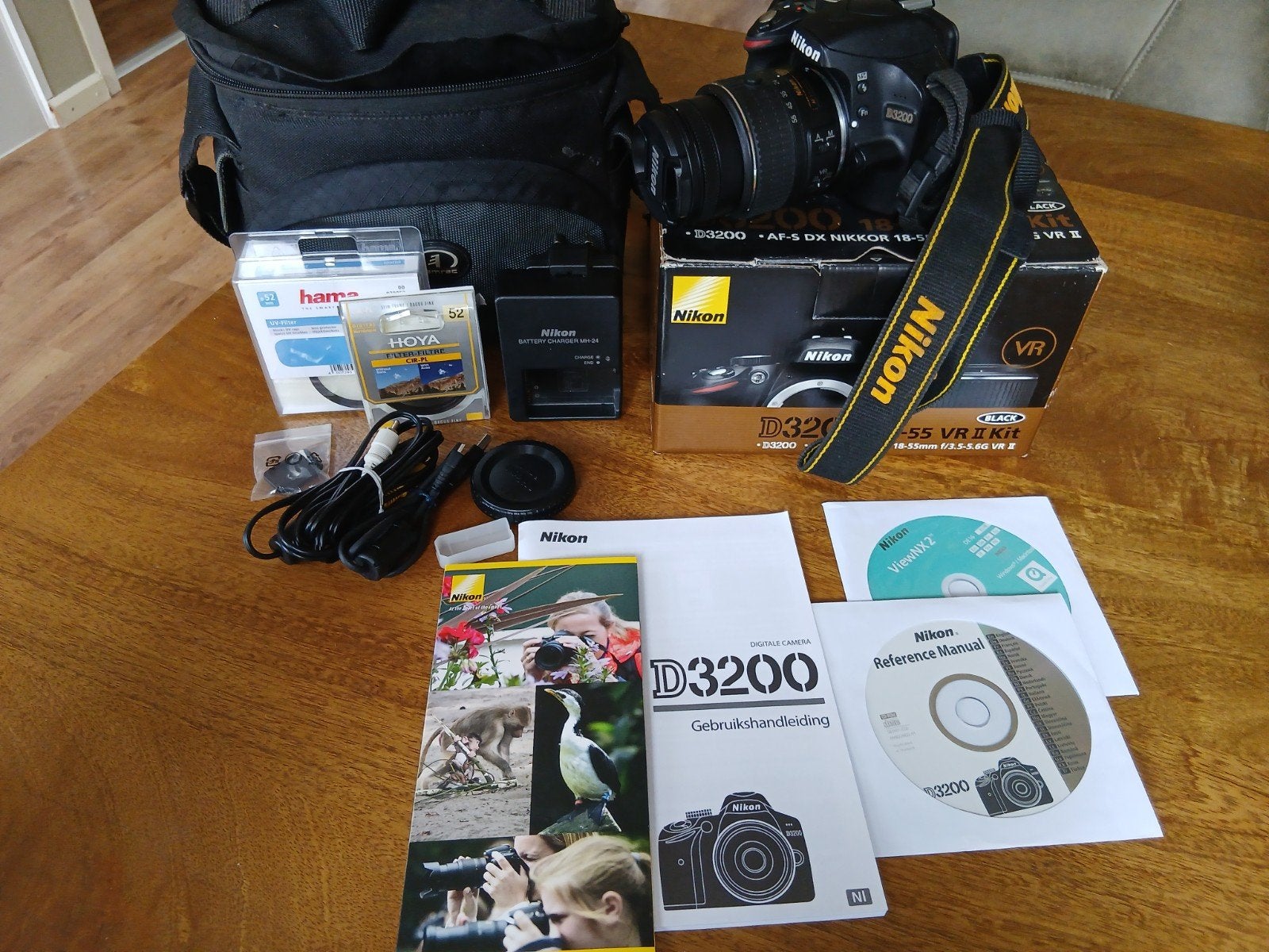 Complete Nikon D3200 Spiegelreflexcamera + lens + tas + doos, Ophalen, Spiegelreflex, Accu, Zo goed als nieuw