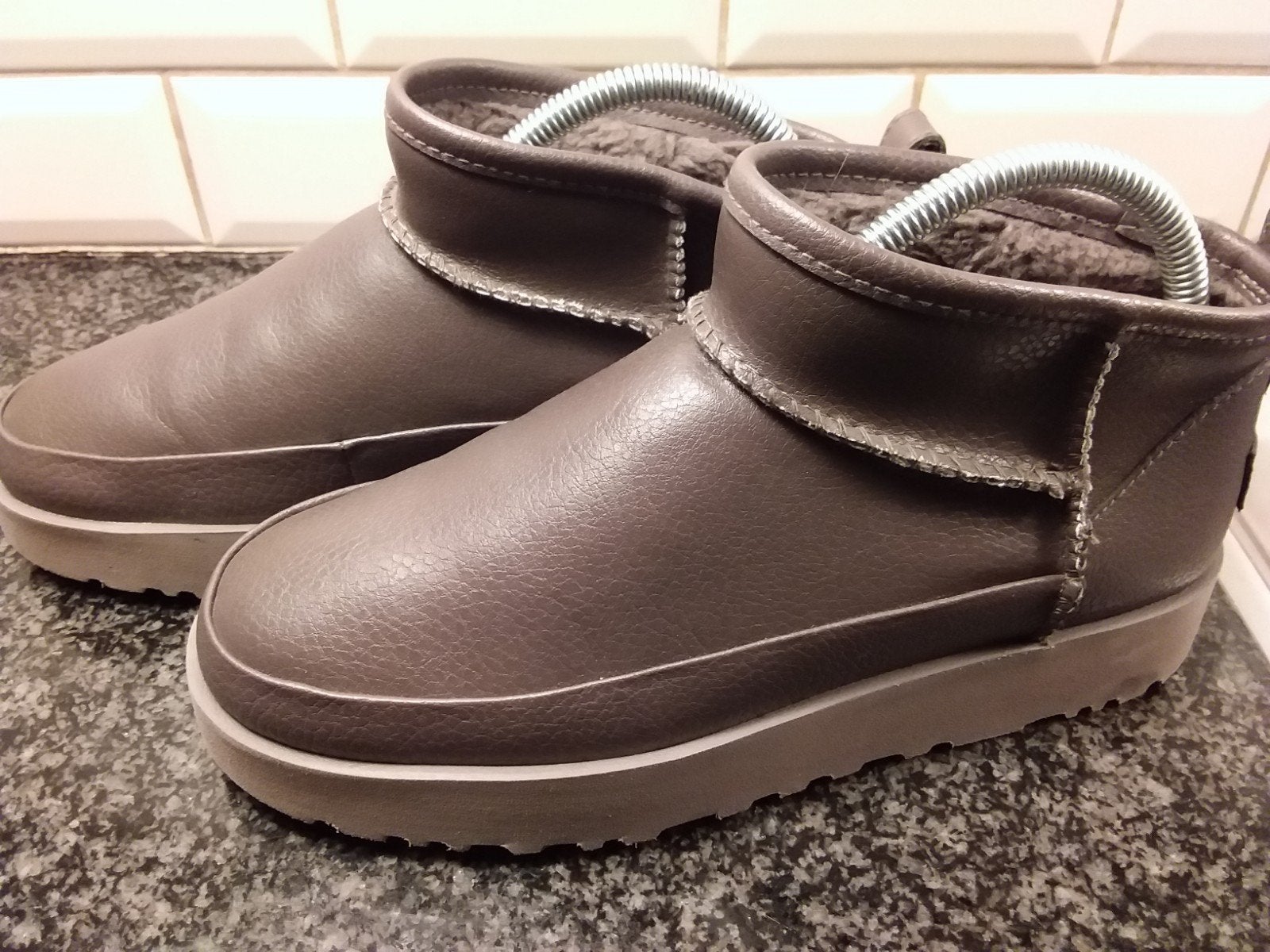 Ugg Ultra mini. Maat 38, Kleding | Dames, Schoenen, Ophalen of Verzenden, Zo goed als nieuw, Bruin