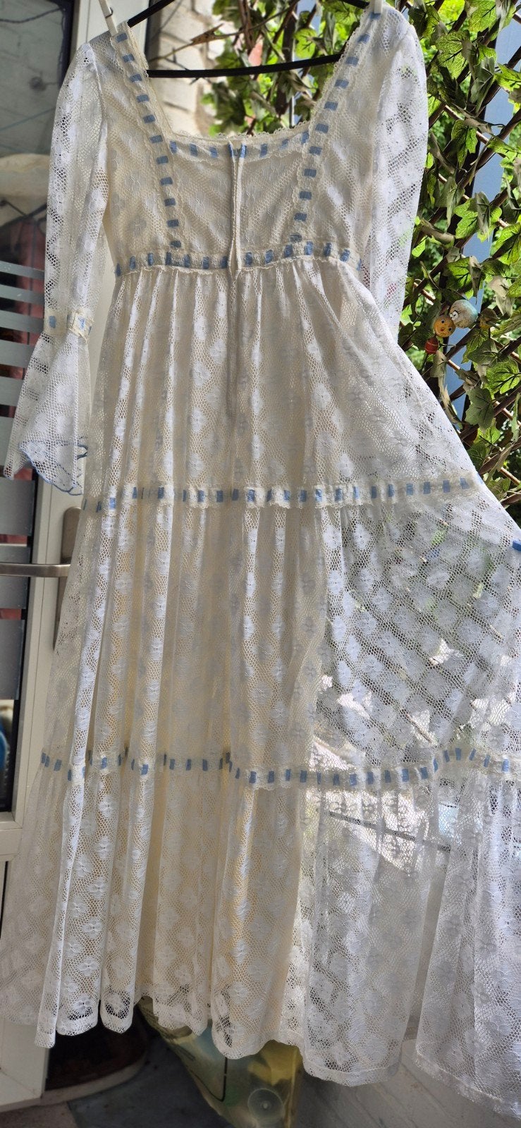 Witte kanten jurk met blauwe details - Maat 36, Ophalen of Verzenden, Gedragen, Maat 36 (S), Wit