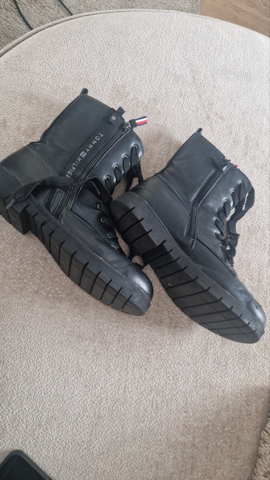 Tommy Hilfiger dames laarzen maat 40, Kleding | Dames, Schoenen, Zwart, Lage of Enkellaarzen, Ophalen of Verzenden, Gedragen