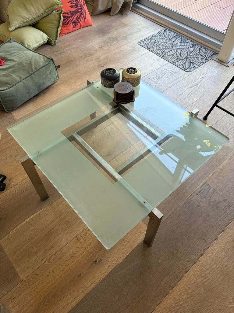 Gratis! Glazen salontafel met metalen onderstel, Huis en Inrichting, Tafels | Salontafels, Ophalen, Gebruikt, 100 tot 150 cm, Vierkant