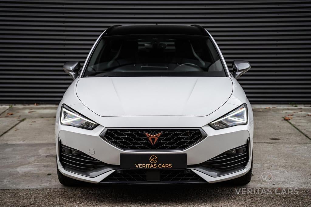 Cupra Leon ST 1.4 e-Hybrid 245PK|BTW|Camera|Carplay|Drive Pr, Gebruikt, 4 cilinders, Leon, Leder en Stof