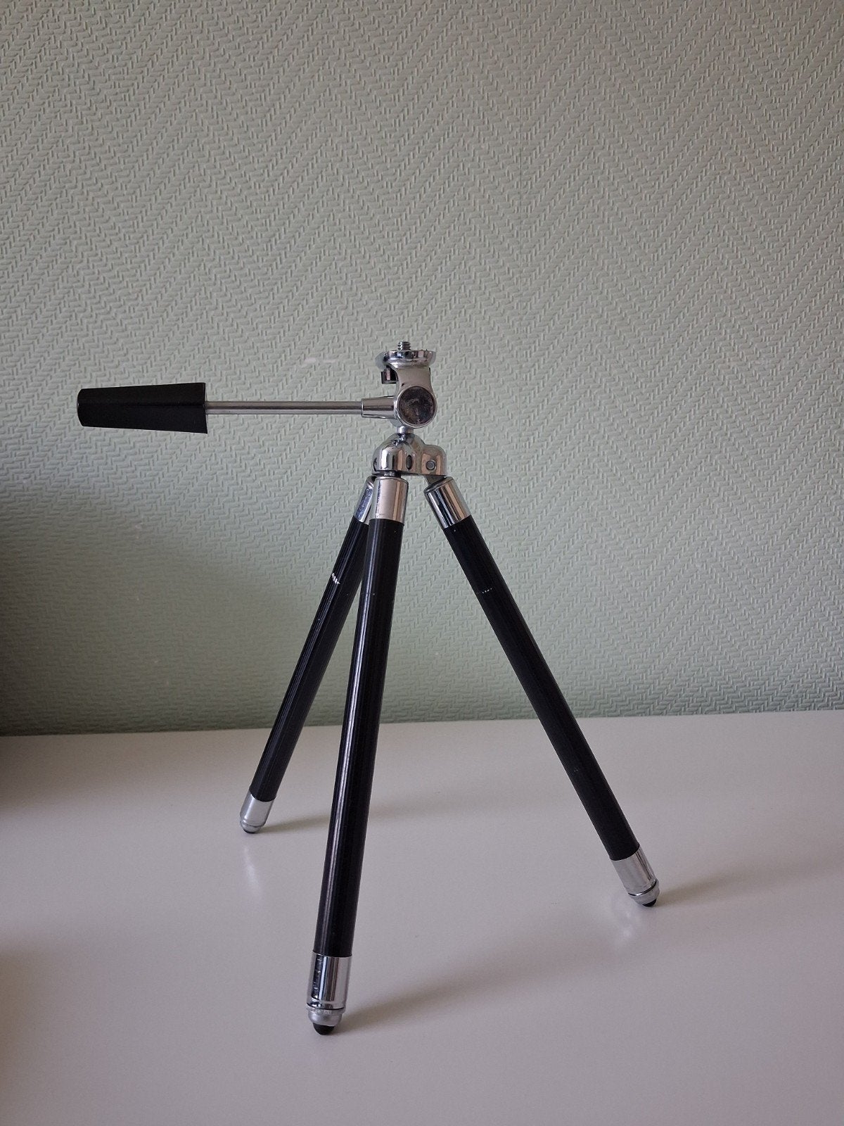 Vintage metalen ministatief 23cm met hoes, Ophalen of Verzenden, Gebruikt, Ministatief