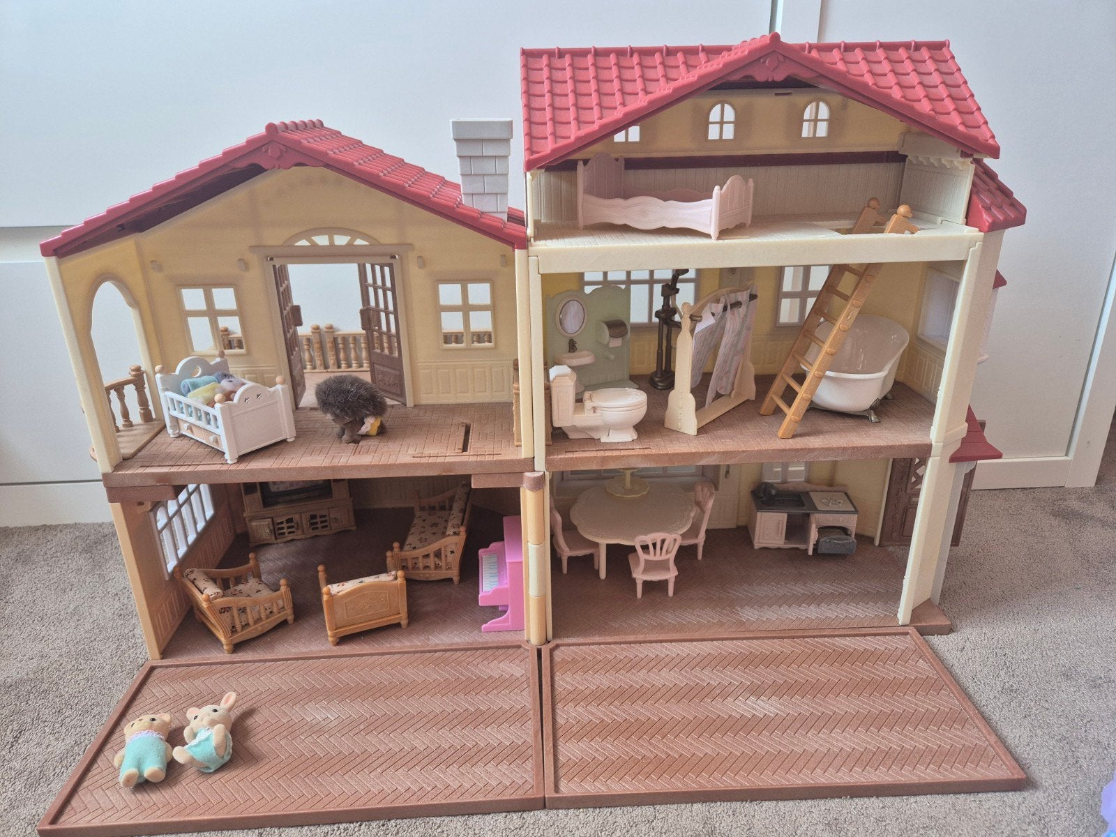 Grote Sylvanian Families set met huis enz, Ophalen of Verzenden, Zo goed als nieuw, Poppenhuis