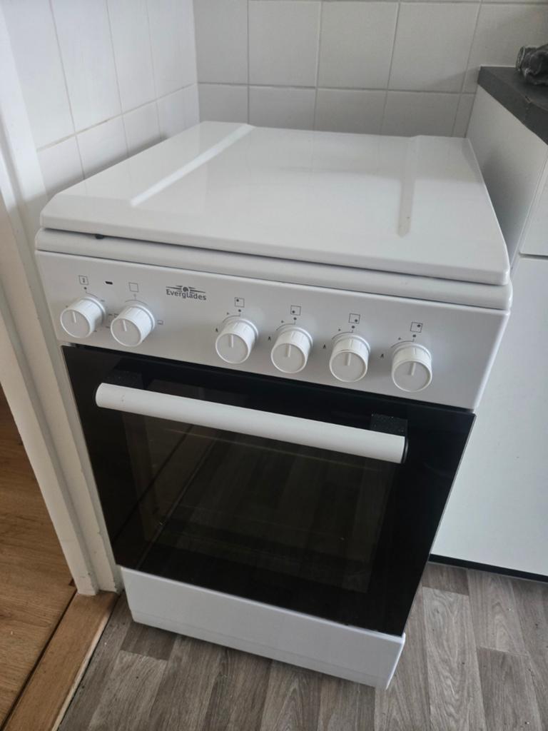 Oven en gasfornuis everglades, Witgoed en Apparatuur, Fornuizen, Ophalen, Vrijstaand, Gas, 4 kookzones