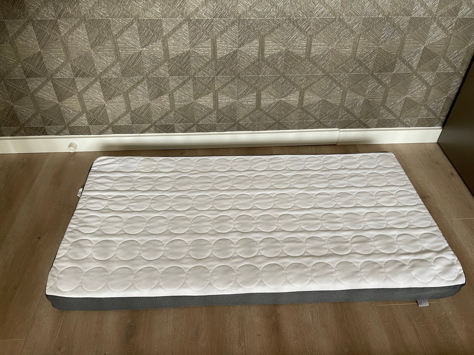IKEA HIMLAVALV matras, Huis en Inrichting, Slaapkamer | Matrassen en Bedbodems, Ophalen, 190 cm of minder, Zo goed als nieuw, Matras