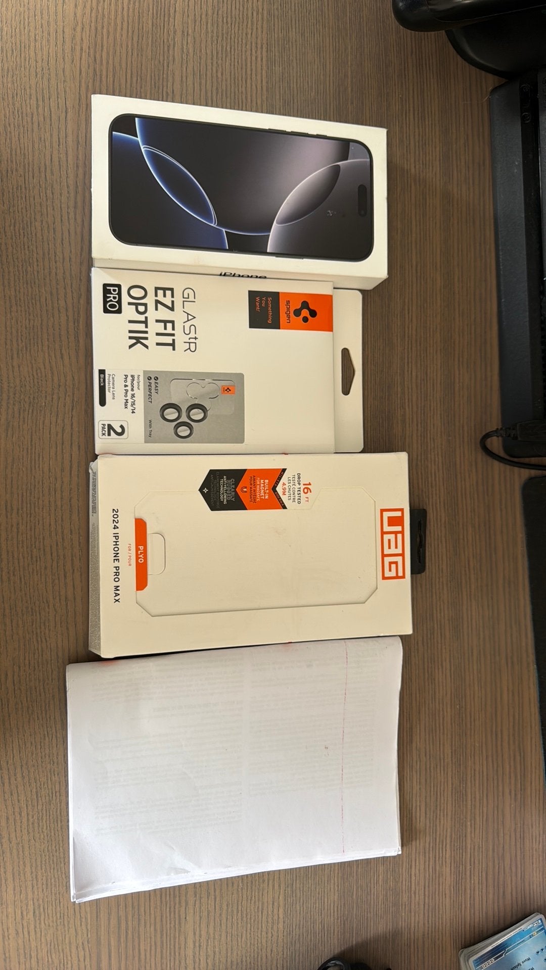 Foto 12 van Iphone 16 pro max 256GB
