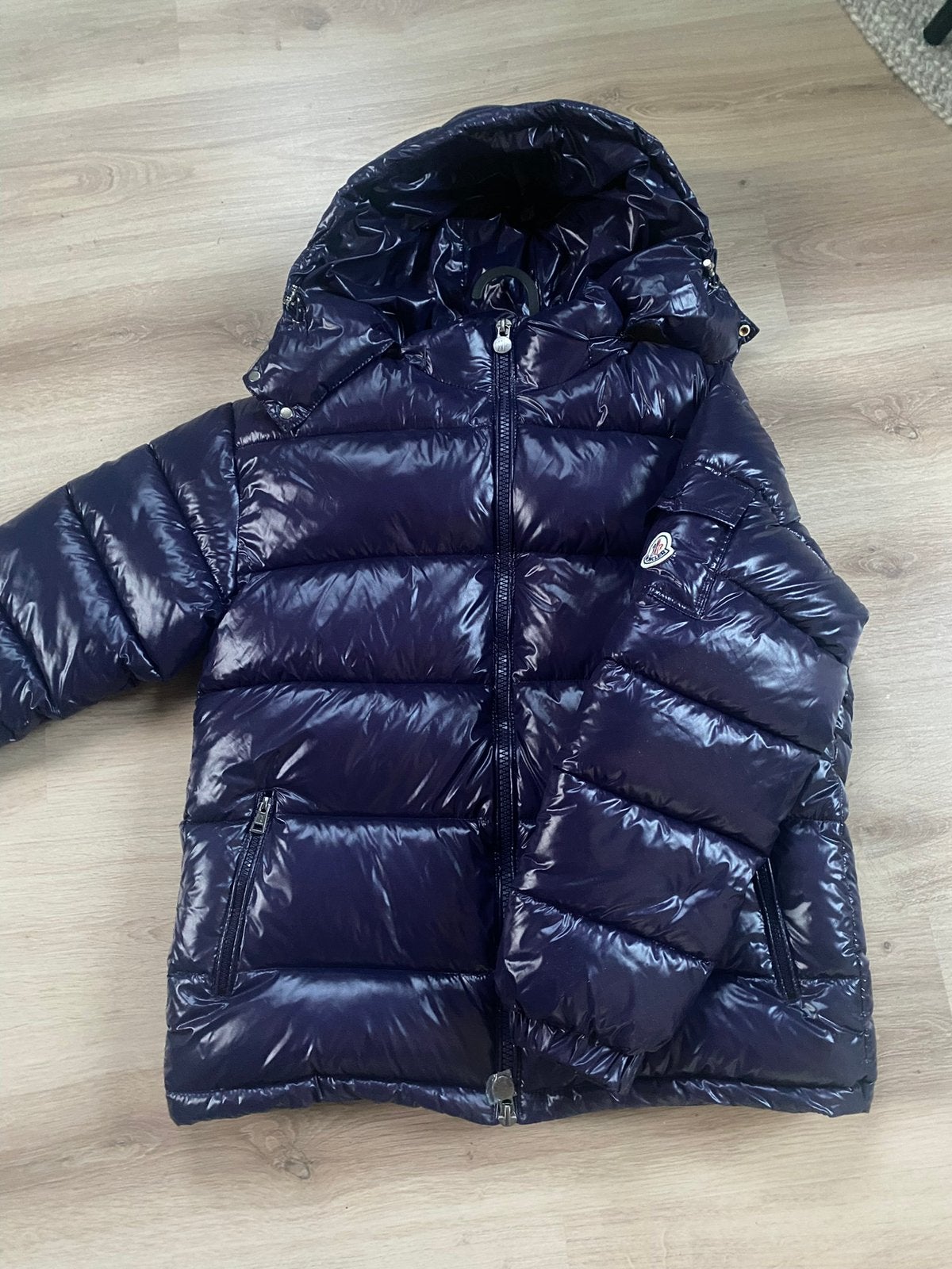 Moncler Maya puffer navy blauw, Verzenden, Zo goed als nieuw, Maat 52/54 (L), Blauw