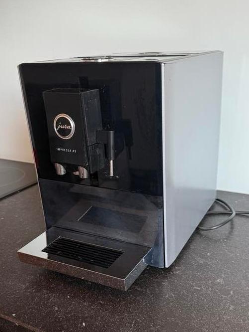 Jura Impressa A5 Koffiemachine - Compact en Stijlvol, Witgoed en Apparatuur, Gebruikt, Koffiemachine, 2 tot 4 kopjes, Koffiebonen