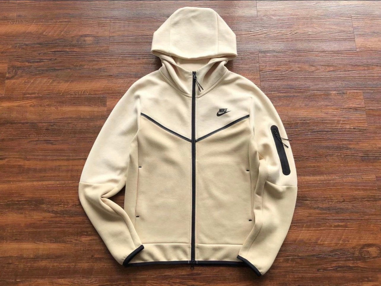Nike Tech Fleece Joggingbroek en Hoodie Set - Beige, Ophalen of Verzenden, Nieuw, Overige maten, Beige