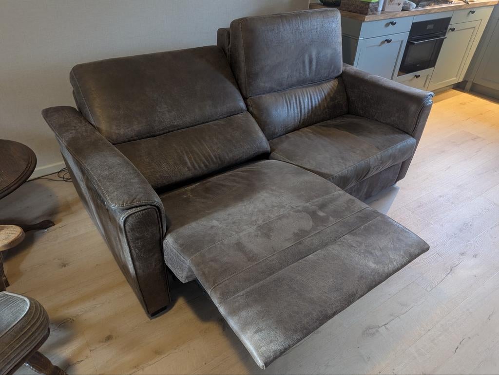 Bruine leren relax bank, Huis en Inrichting, Banken | Bankstellen, Ophalen, 150 tot 200 cm, Tweepersoons, Zo goed als nieuw