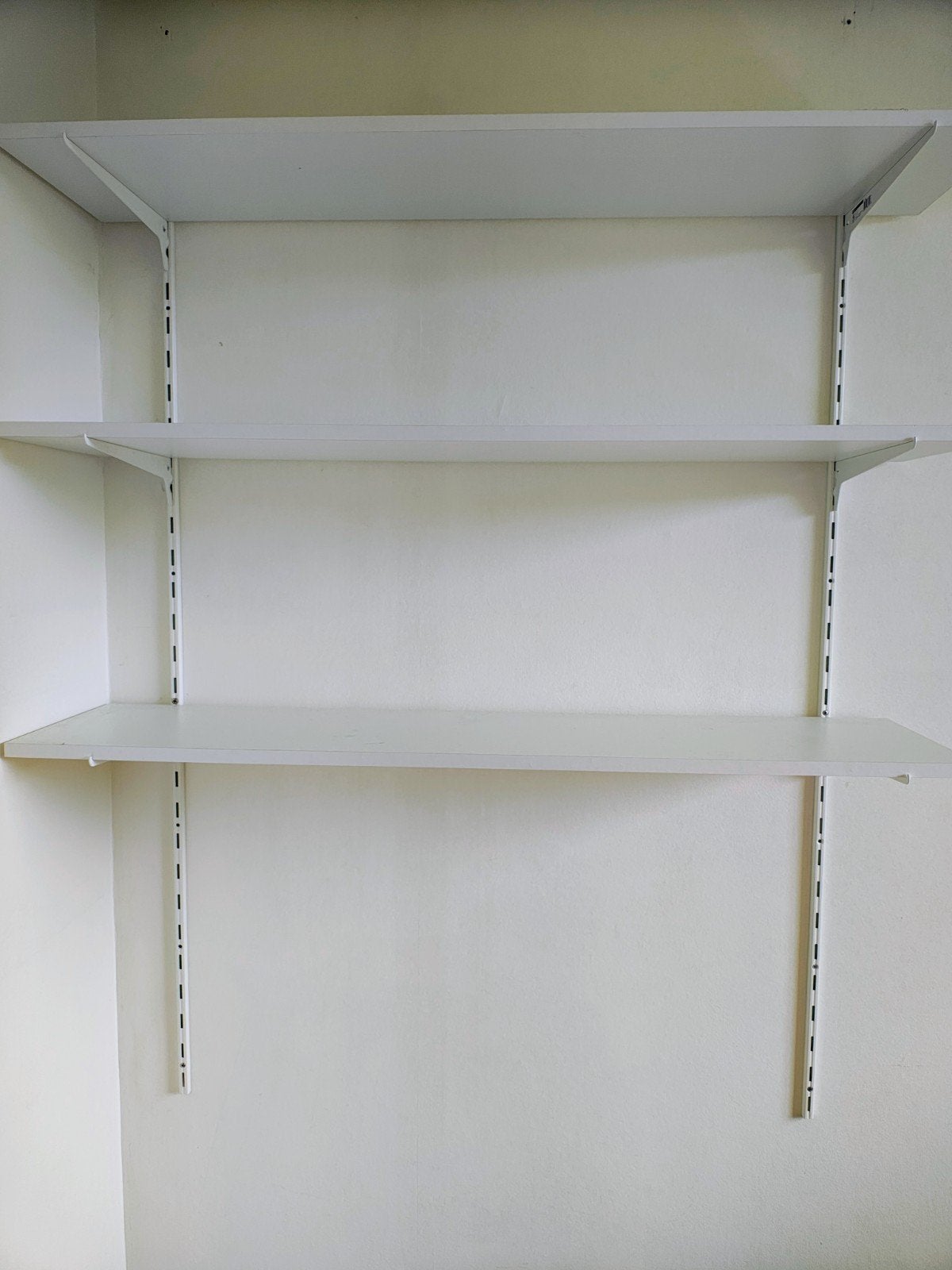 2x Railsysteem met 5 planken (120x30 cm), Ophalen