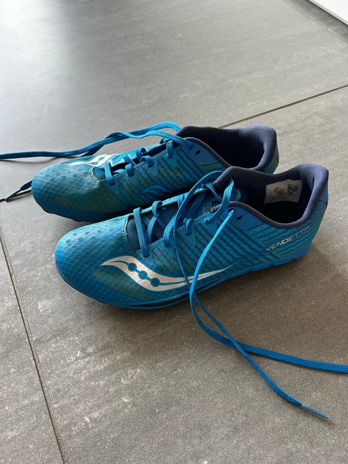 Saucony Vendetta Spikes - Maat 38.5, Sport en Fitness, Loopsport en Atletiek, Gebruikt, Spikes, Hardlopen, Saucony