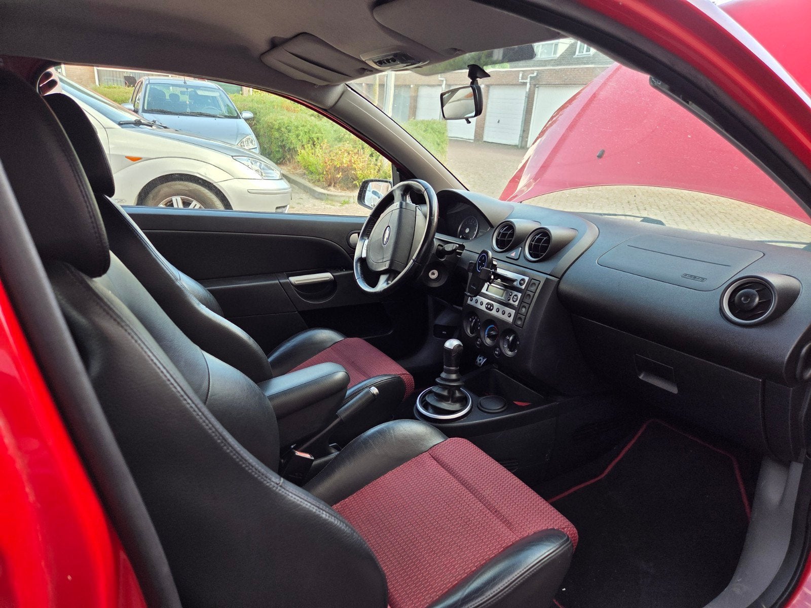 Ford Fiesta ST150 Interieur (excl. voorstoelen), Ophalen